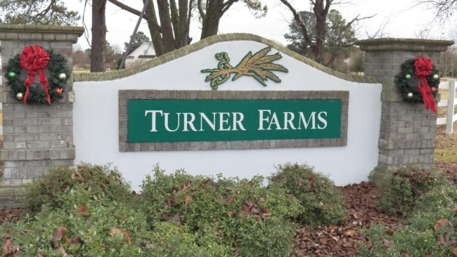 Picture of Turner Farms sign
