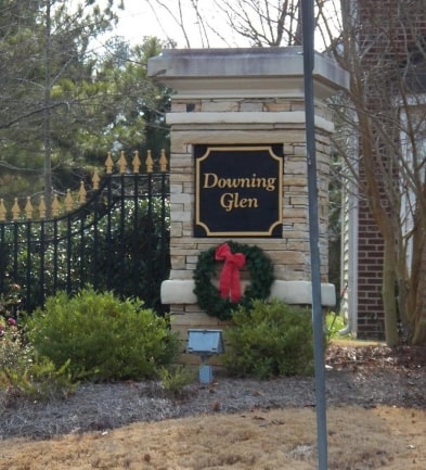 Picture of Downing Glen sign