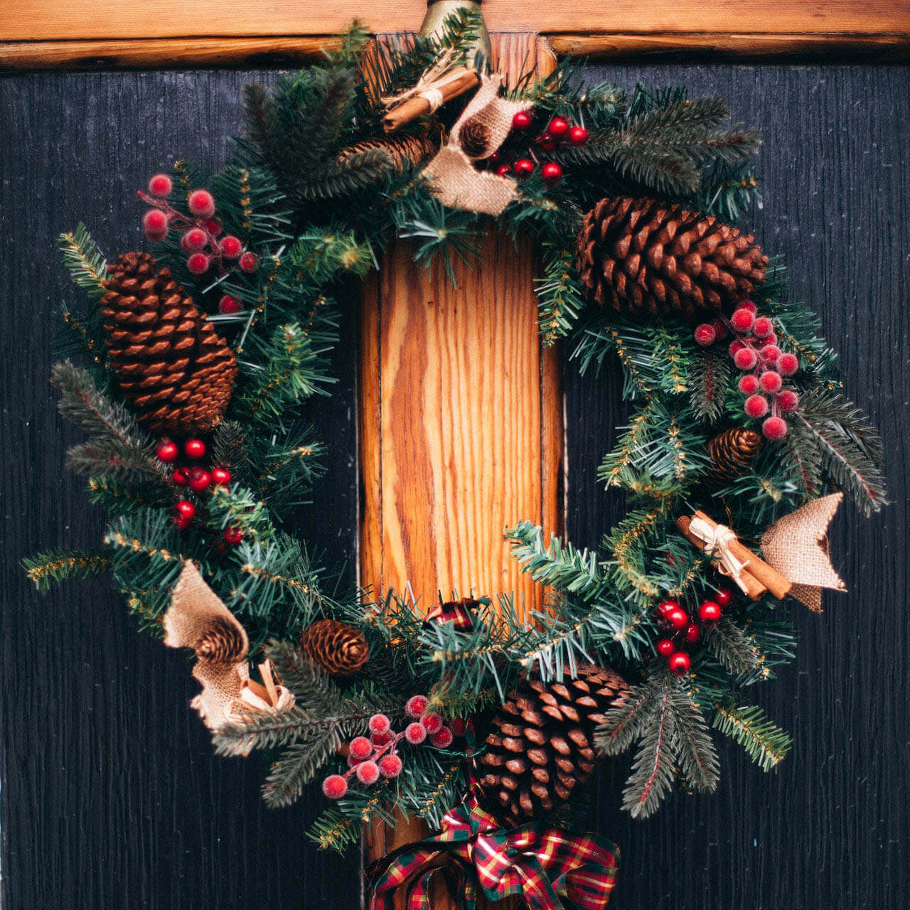 Pinecone wreath on door